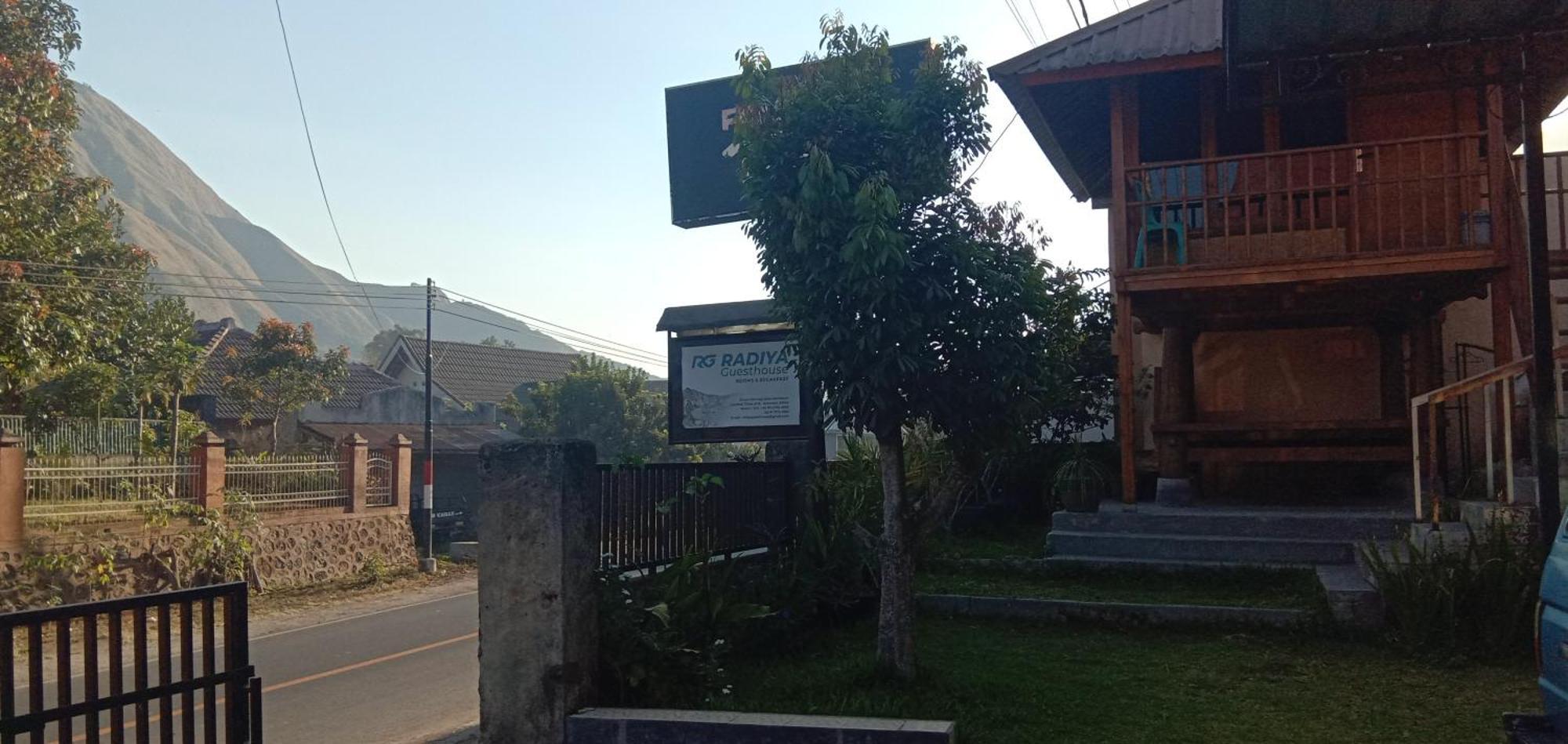 Radiya Guesthouse Sembalunlawang Esterno foto
