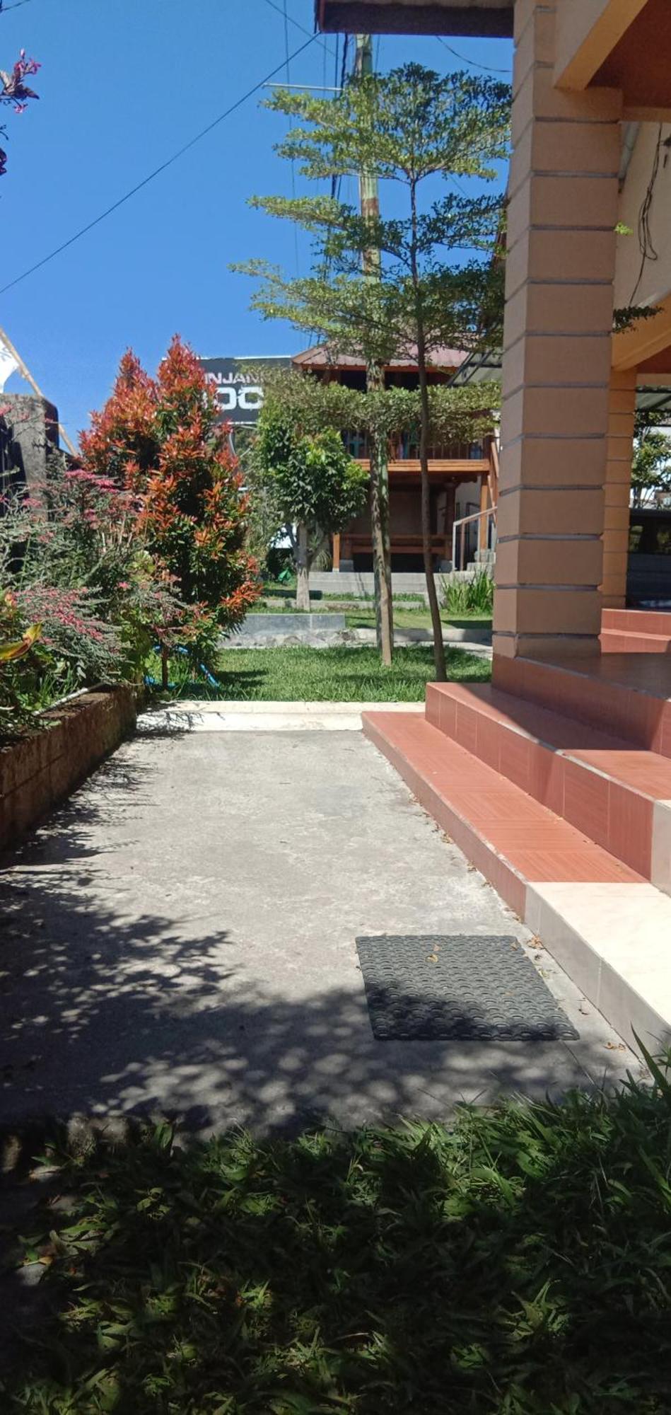 Radiya Guesthouse Sembalunlawang Esterno foto